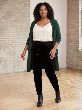 Torrid Black Velvet Pull-On Pixie Pants - Chic & Comfy- Size 3 (3X)